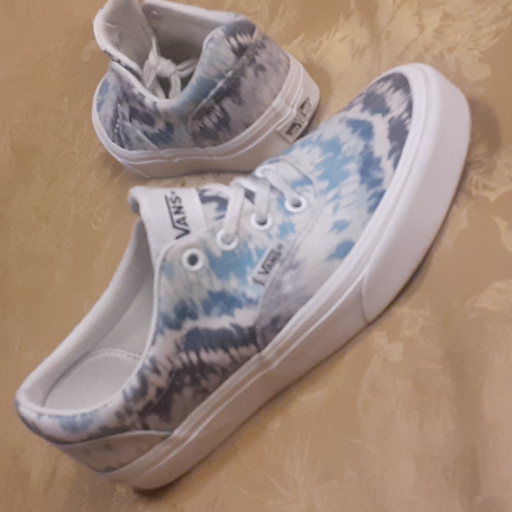 VANS Classic Sneakers Tie-Dye Blue, Grey,White Size 6.0 Women's LIKE NEW